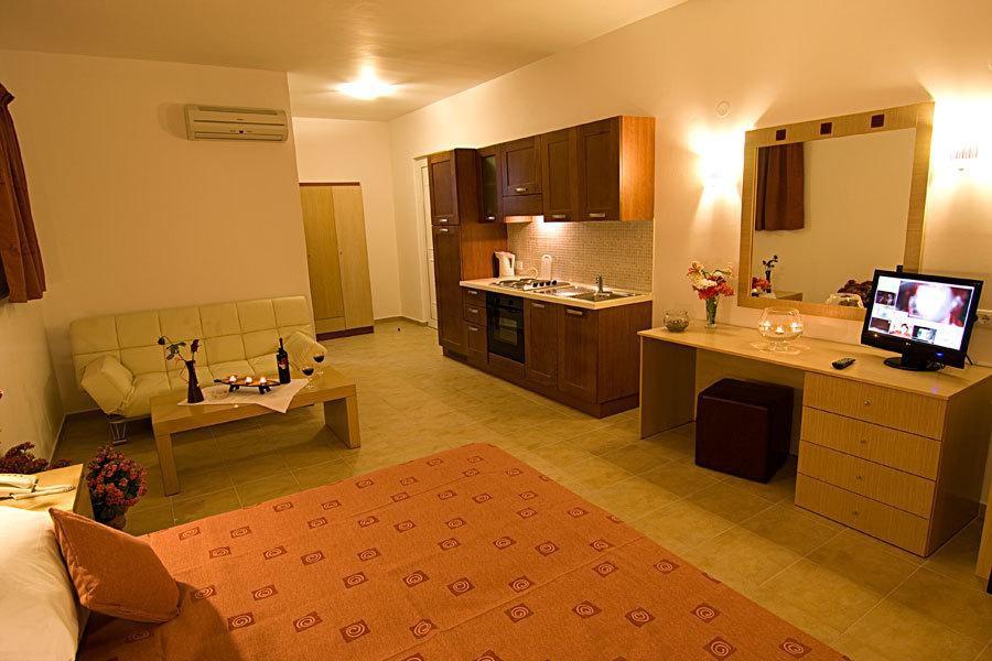 Lindos Blue Sky Aparthotel Exterior photo